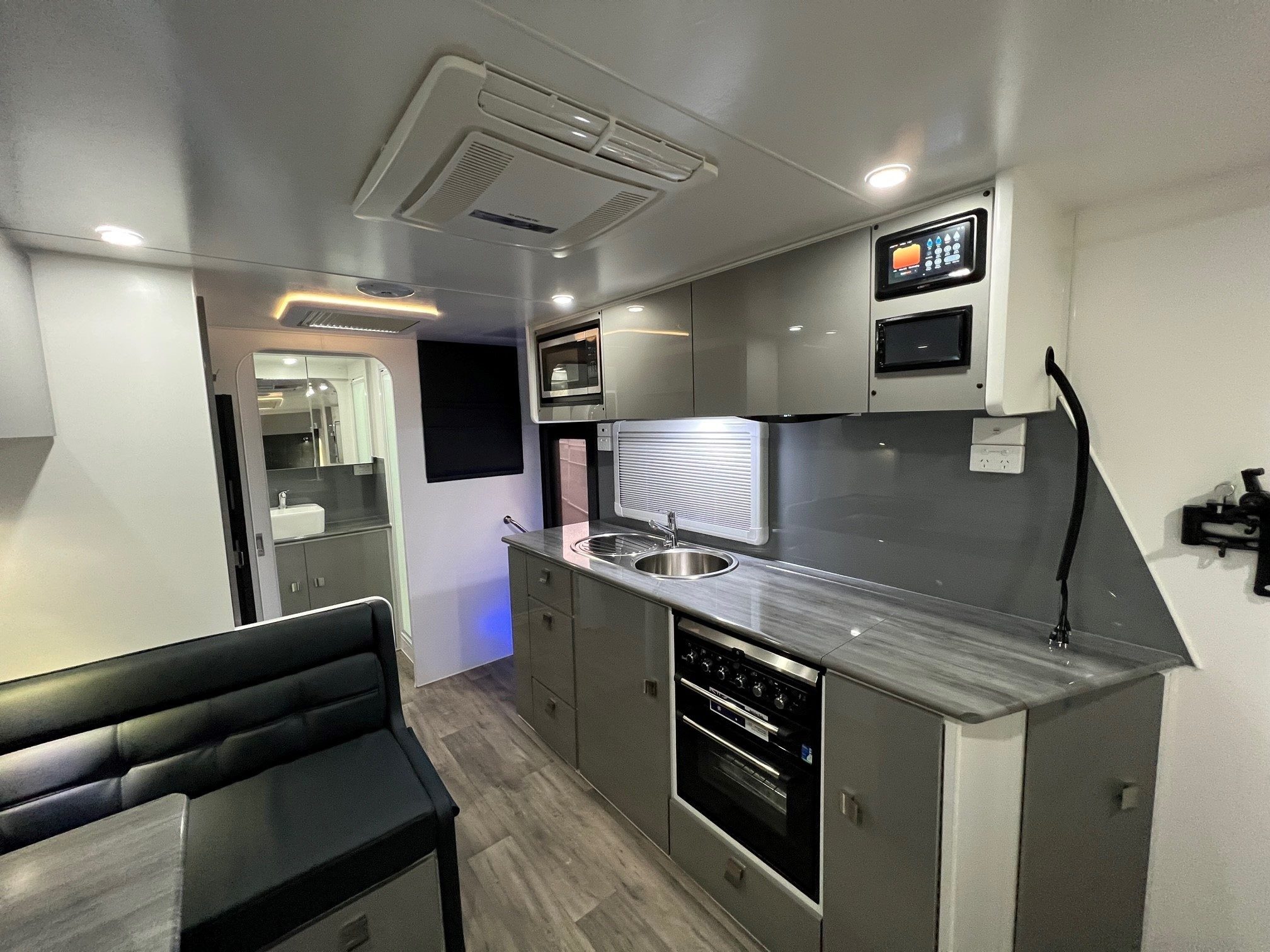 2022 Sunset Boulevard Semi Off-Road 19ft8