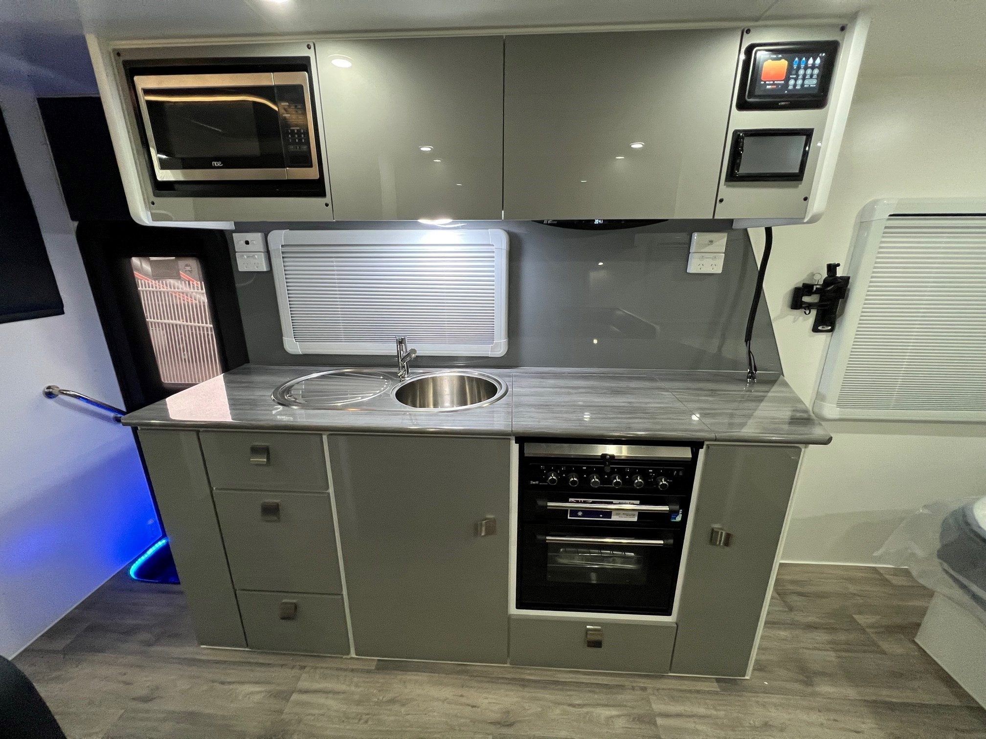 2022 Sunset Boulevard Semi Off-Road 19ft8