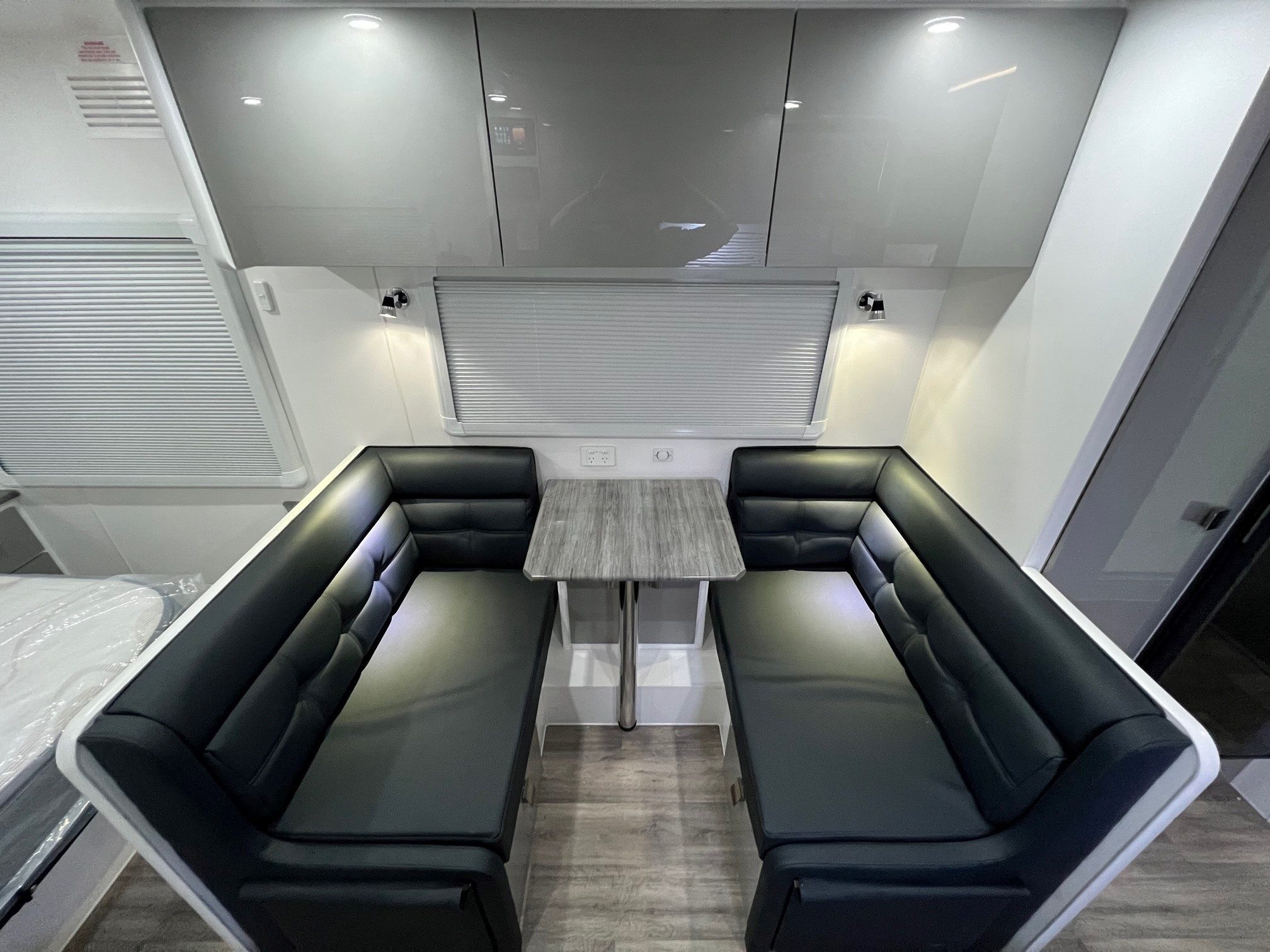 2022 Sunset Boulevard Semi Off-Road 19ft8