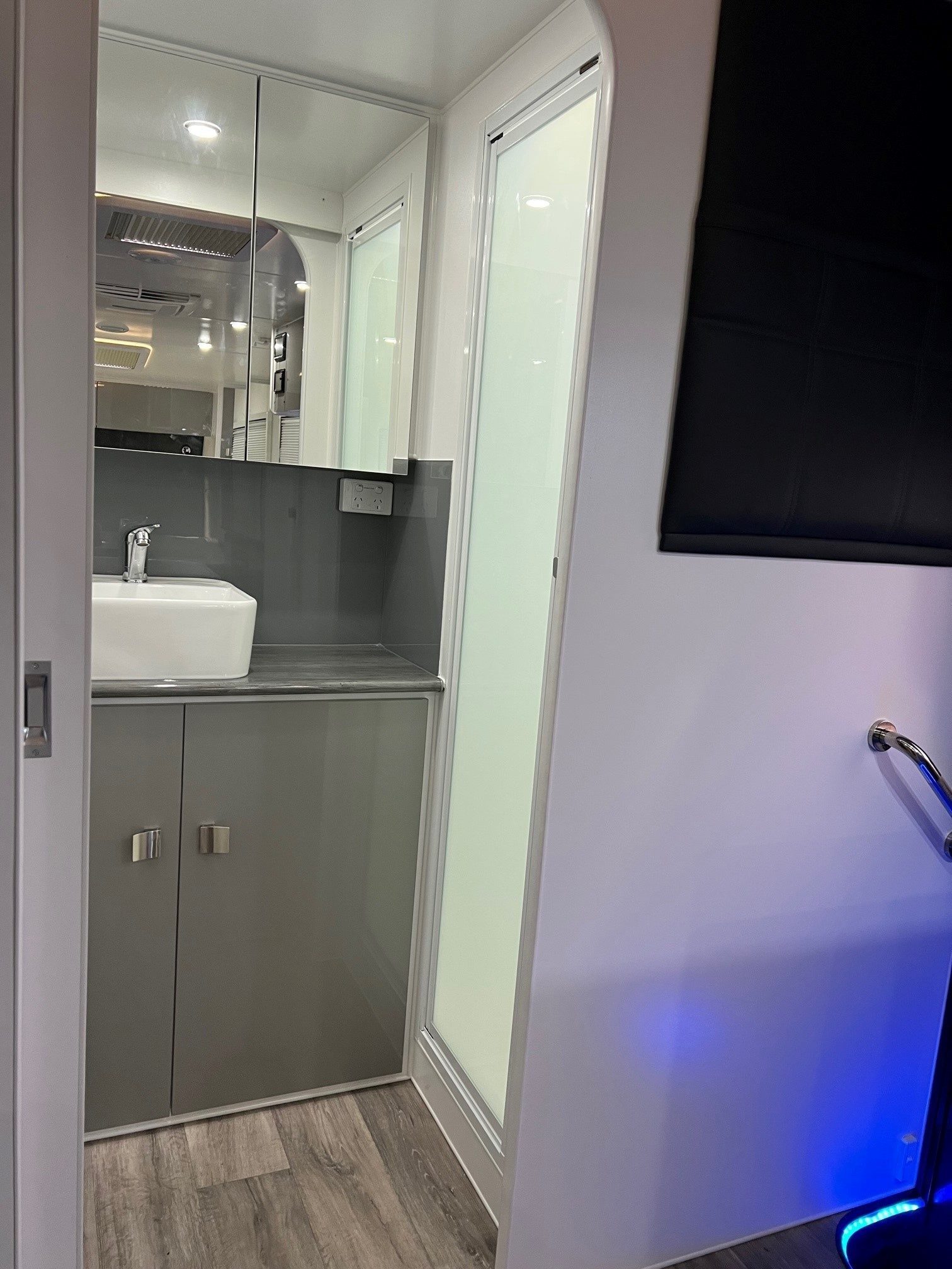 2022 Sunset Boulevard Semi Off-Road 19ft8