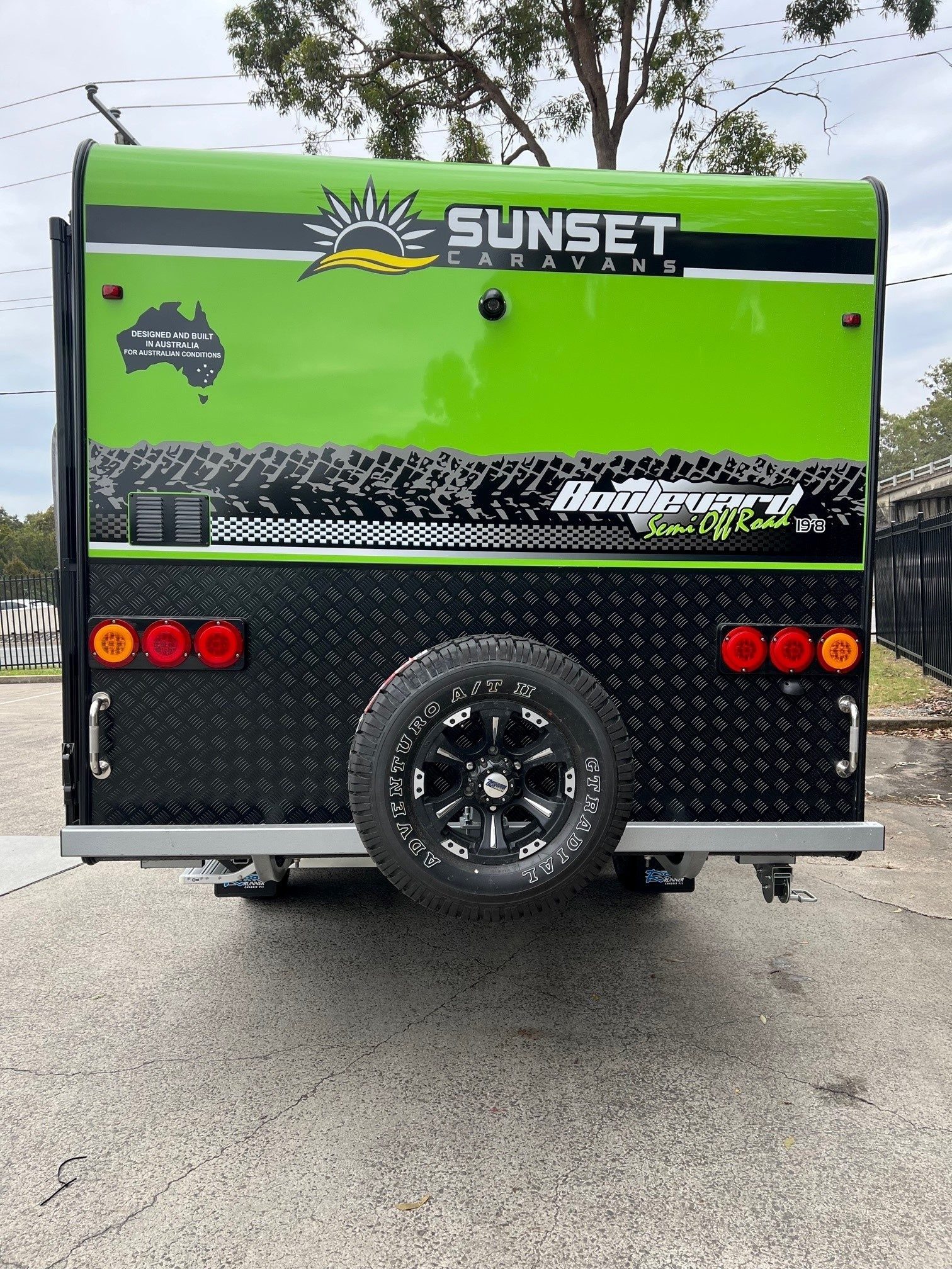 2022 Sunset Boulevard Semi Off-Road 19ft8