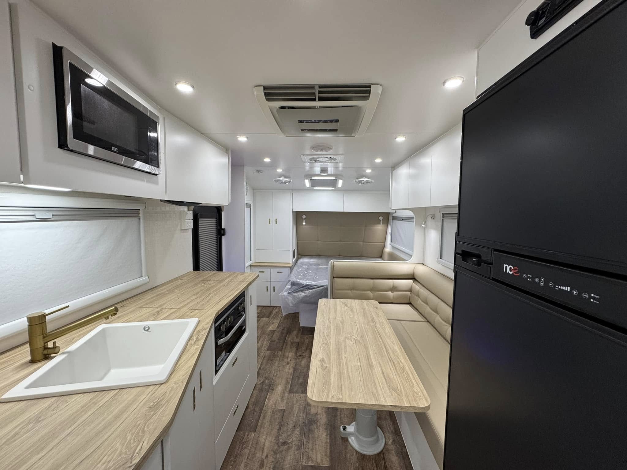 2026 21ft6 Sunrise Family Adventure Off Road & Off Grid Family Caravan