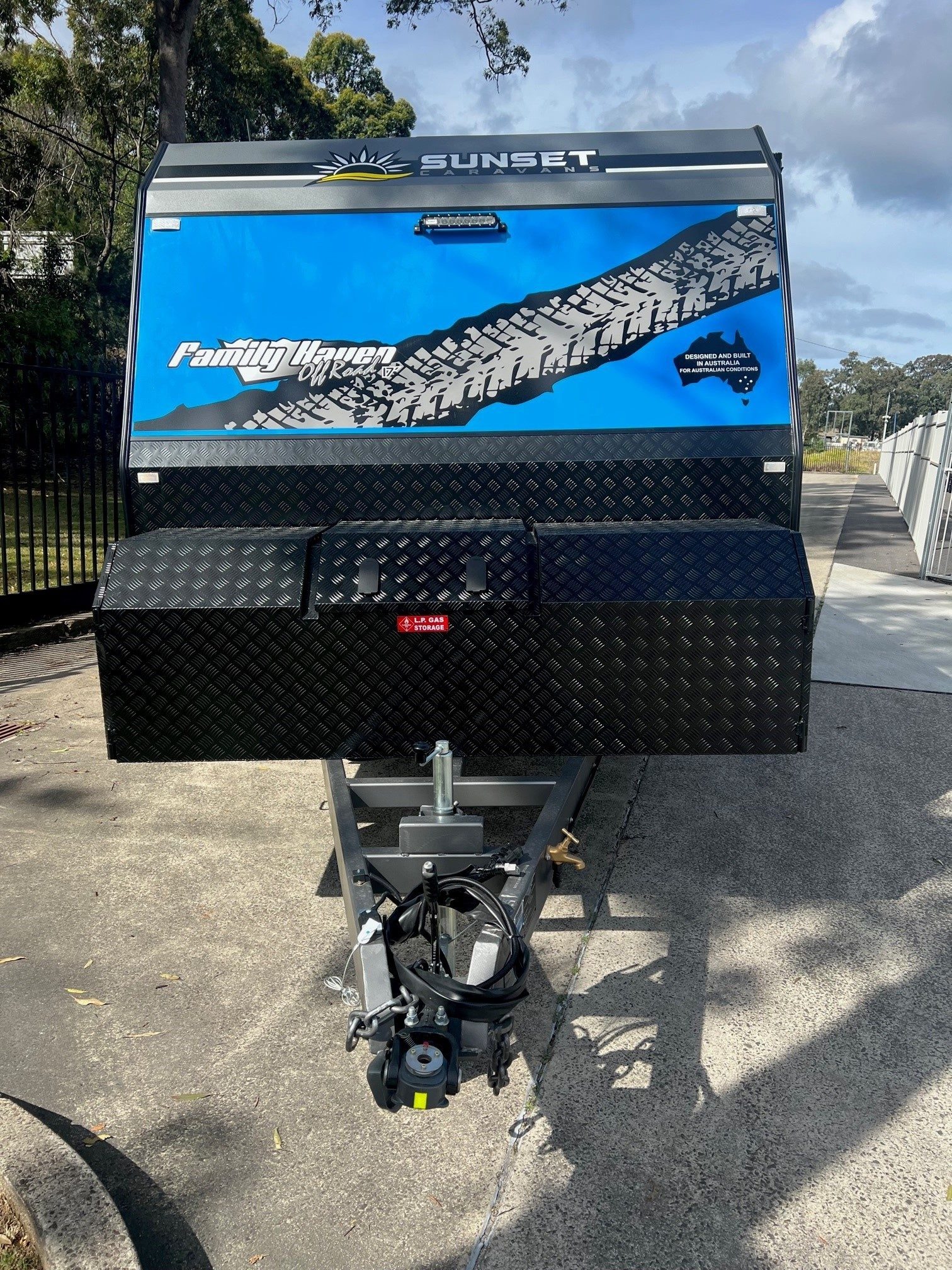 2022 Sunset Family Haven Aluminum Frame 17ft Off-road Triple Bunk caravan