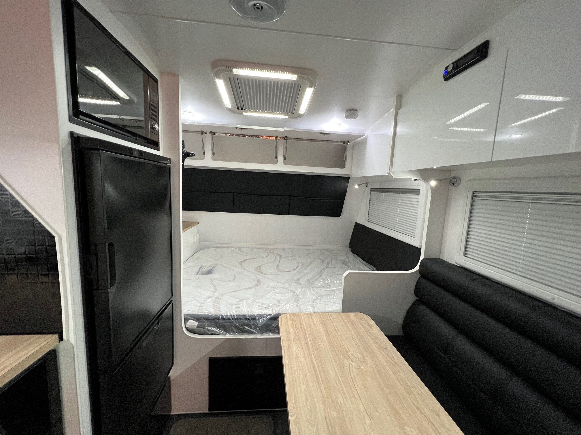 2022 Sunset Family Haven Aluminum Frame 17ft Off-road Triple Bunk caravan