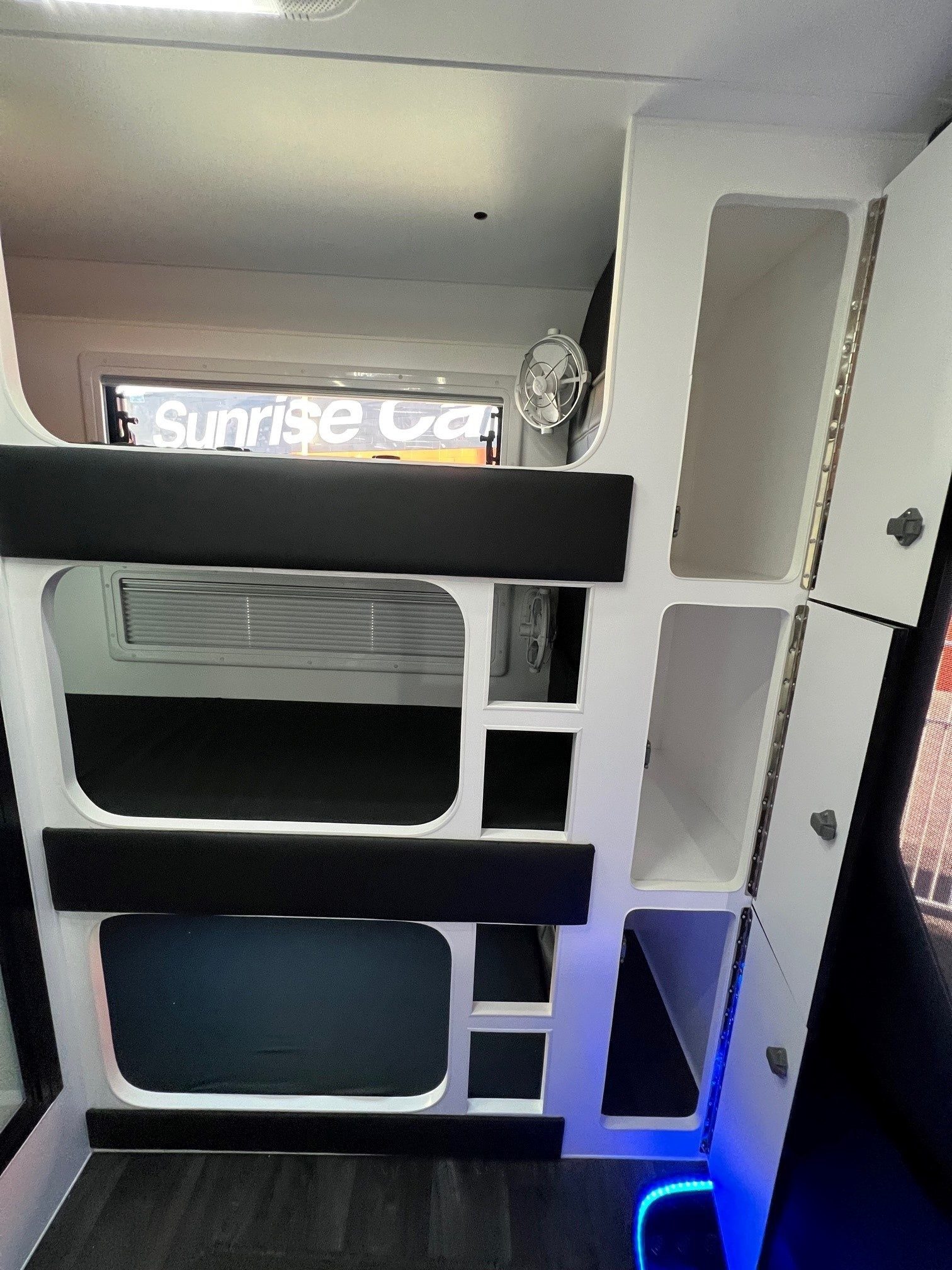 2022 Sunset Family Haven Aluminum Frame 17ft Off-road Triple Bunk caravan