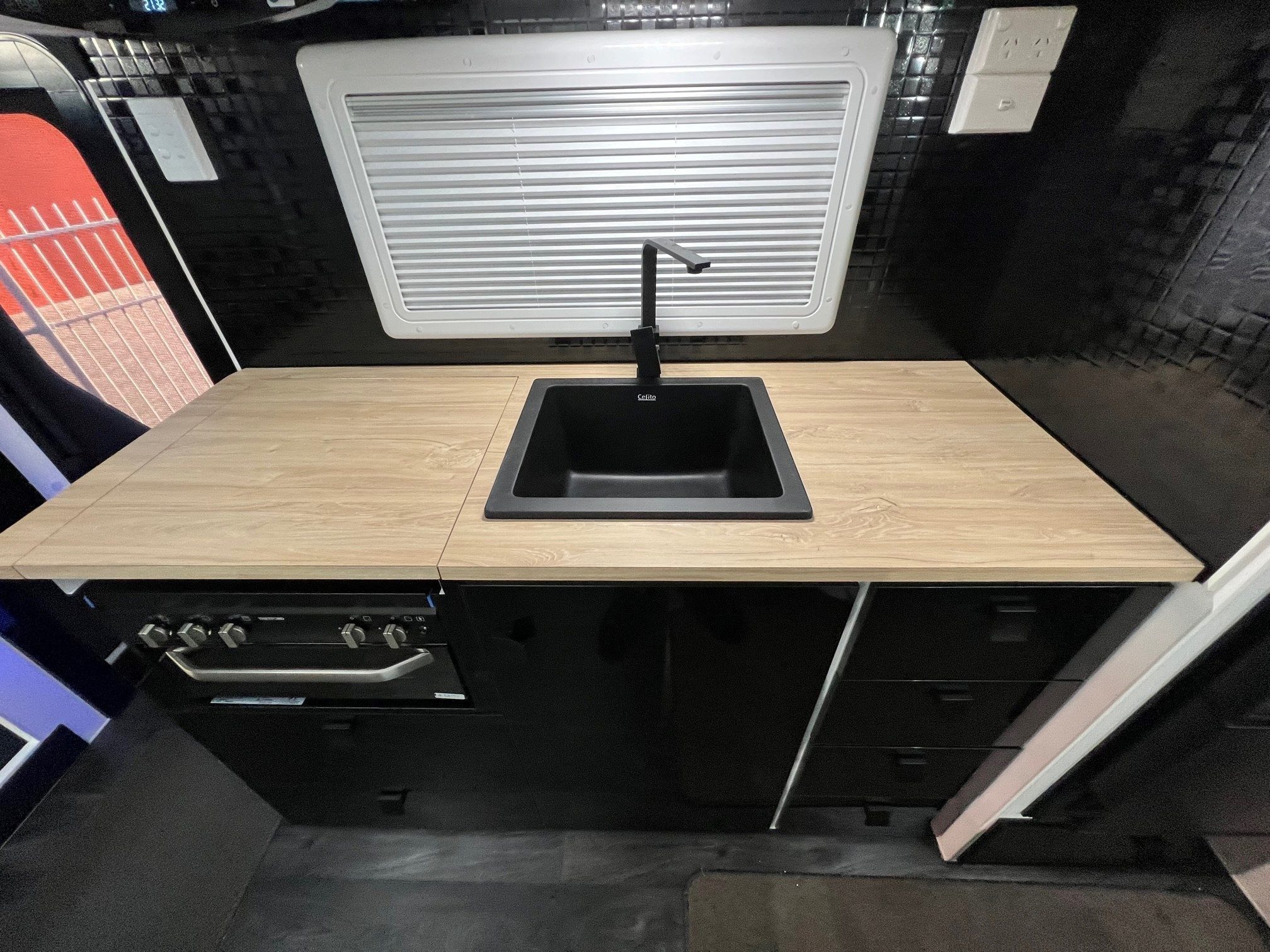 2022 Sunset Family Haven Aluminum Frame 17ft Off-road Triple Bunk caravan