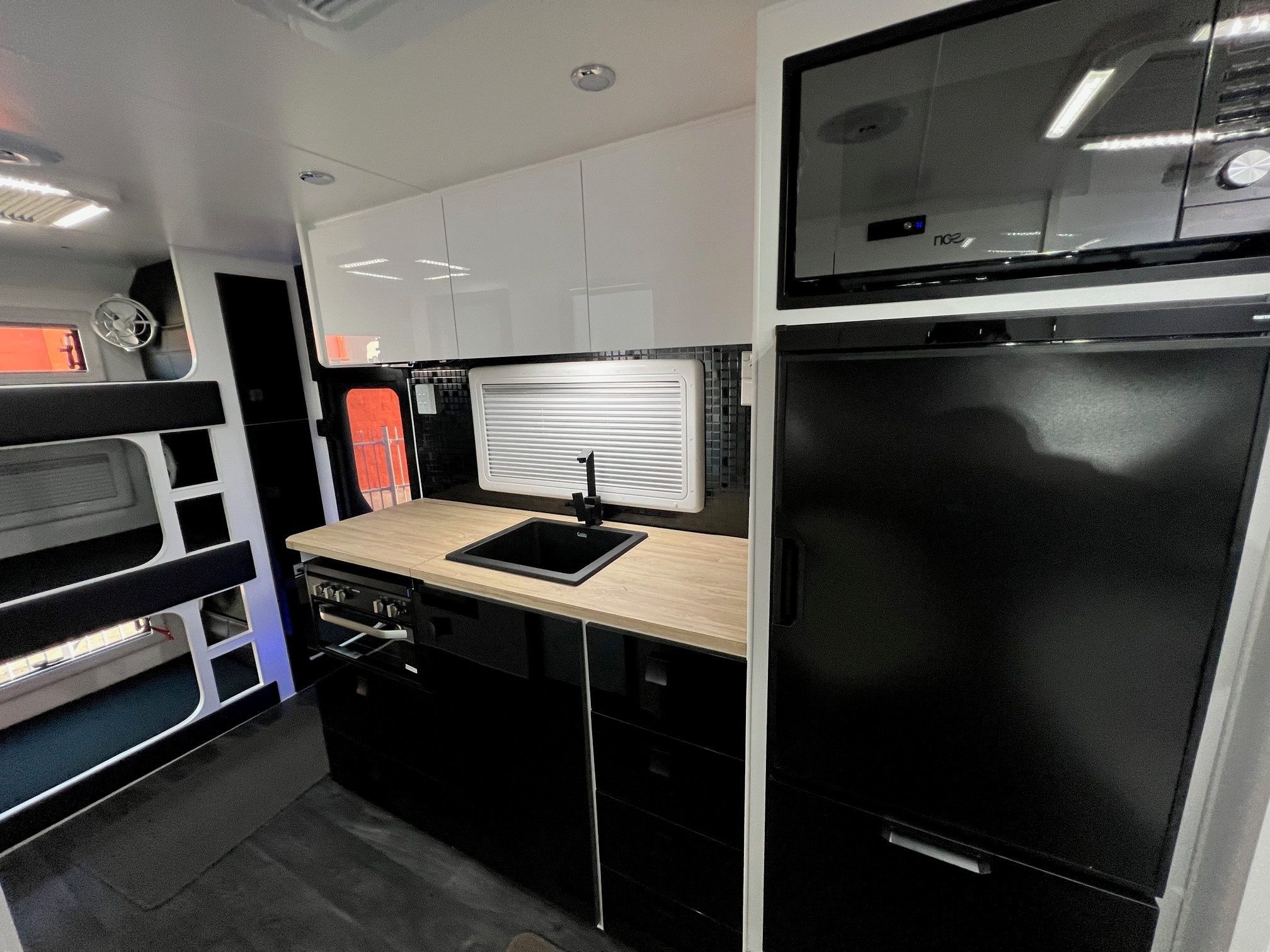 2022 Sunset Family Haven Aluminum Frame 17ft Off-road Triple Bunk caravan