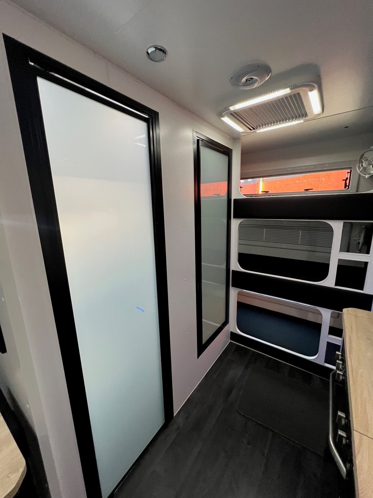 2022 Sunset Family Haven Aluminum Frame 17ft Off-road Triple Bunk caravan