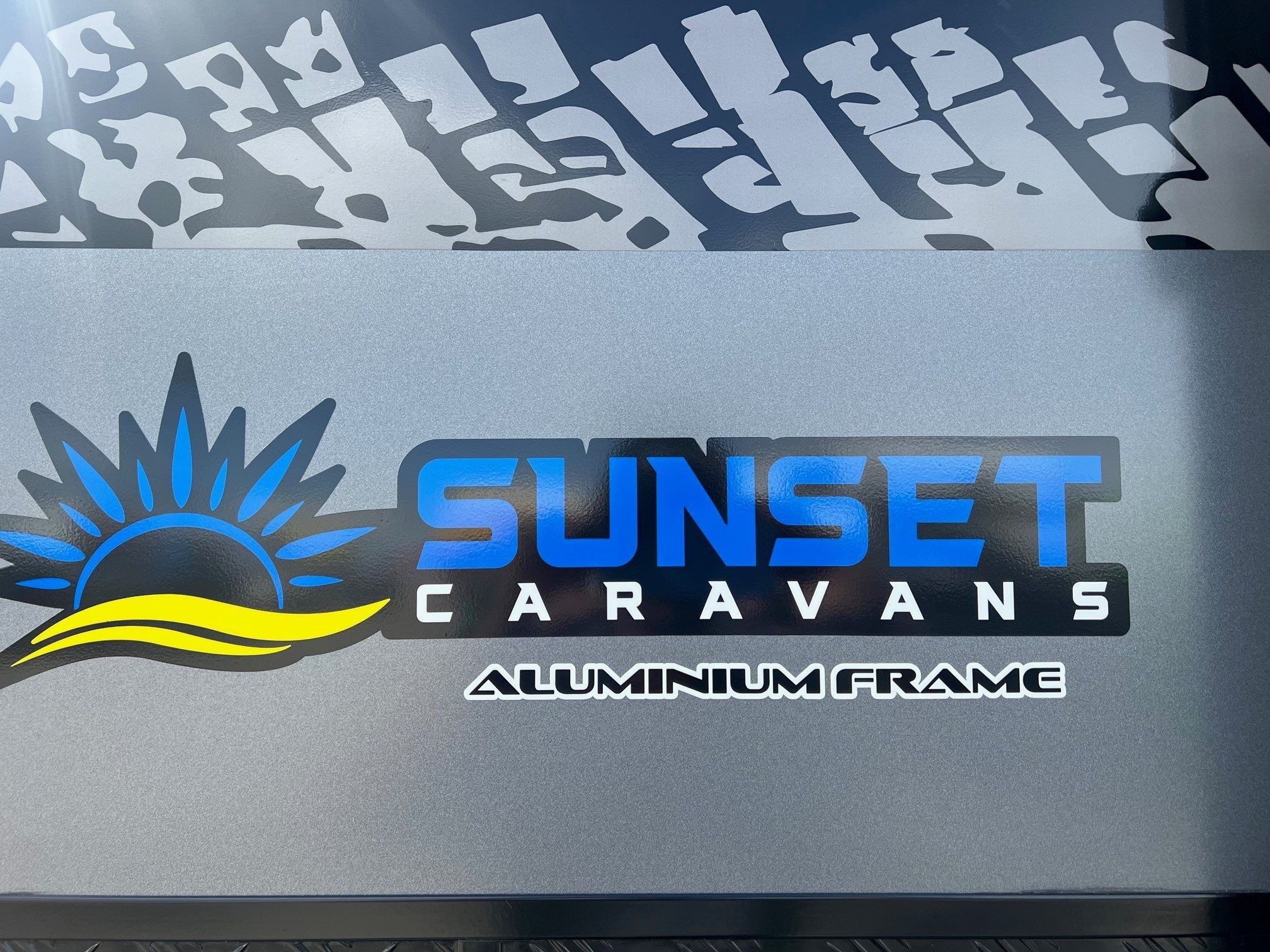 2022 Sunset Family Haven Aluminum Frame 17ft Off-road Triple Bunk caravan