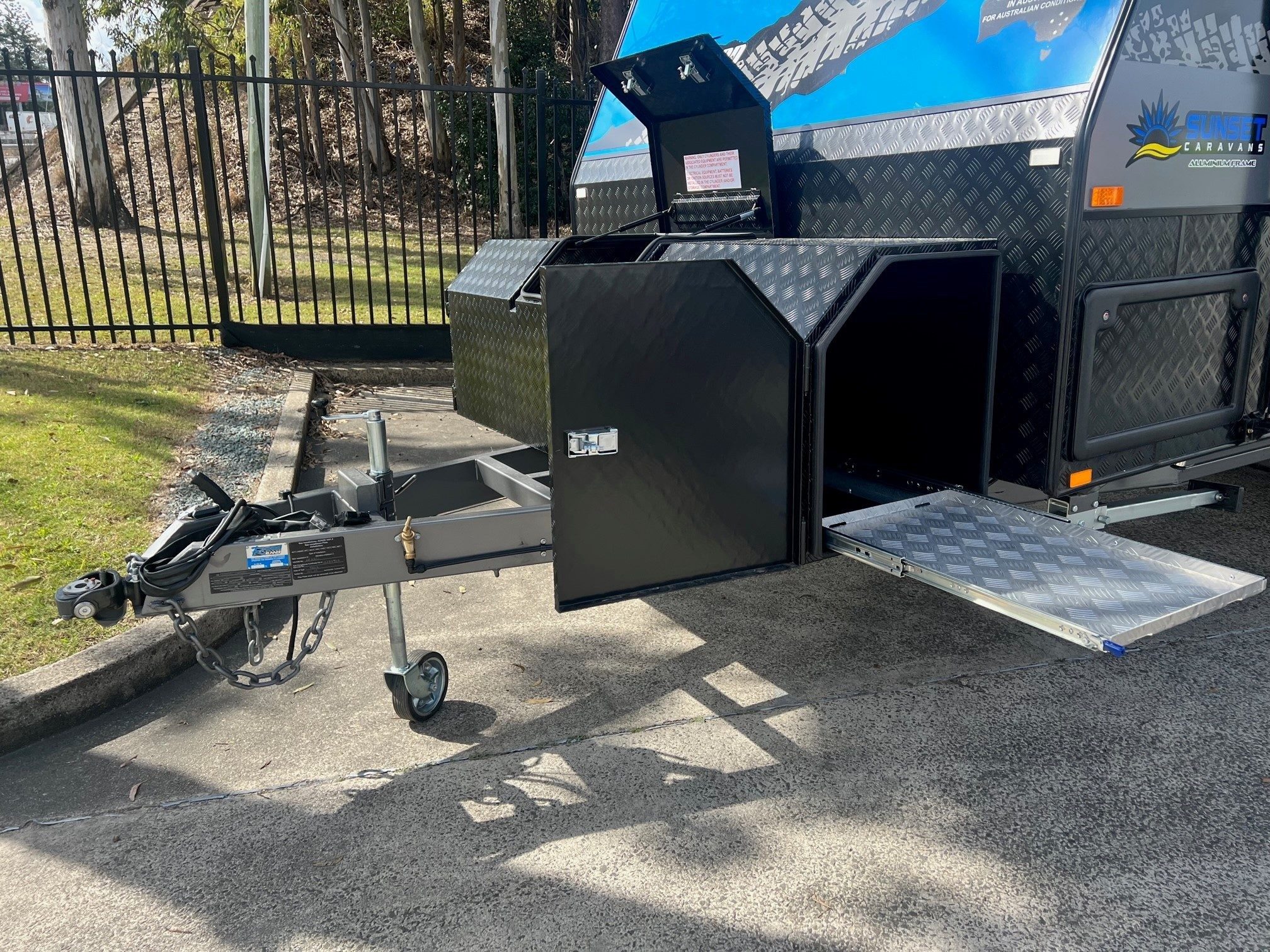 2022 Sunset Family Haven Aluminum Frame 17ft Off-road Triple Bunk caravan