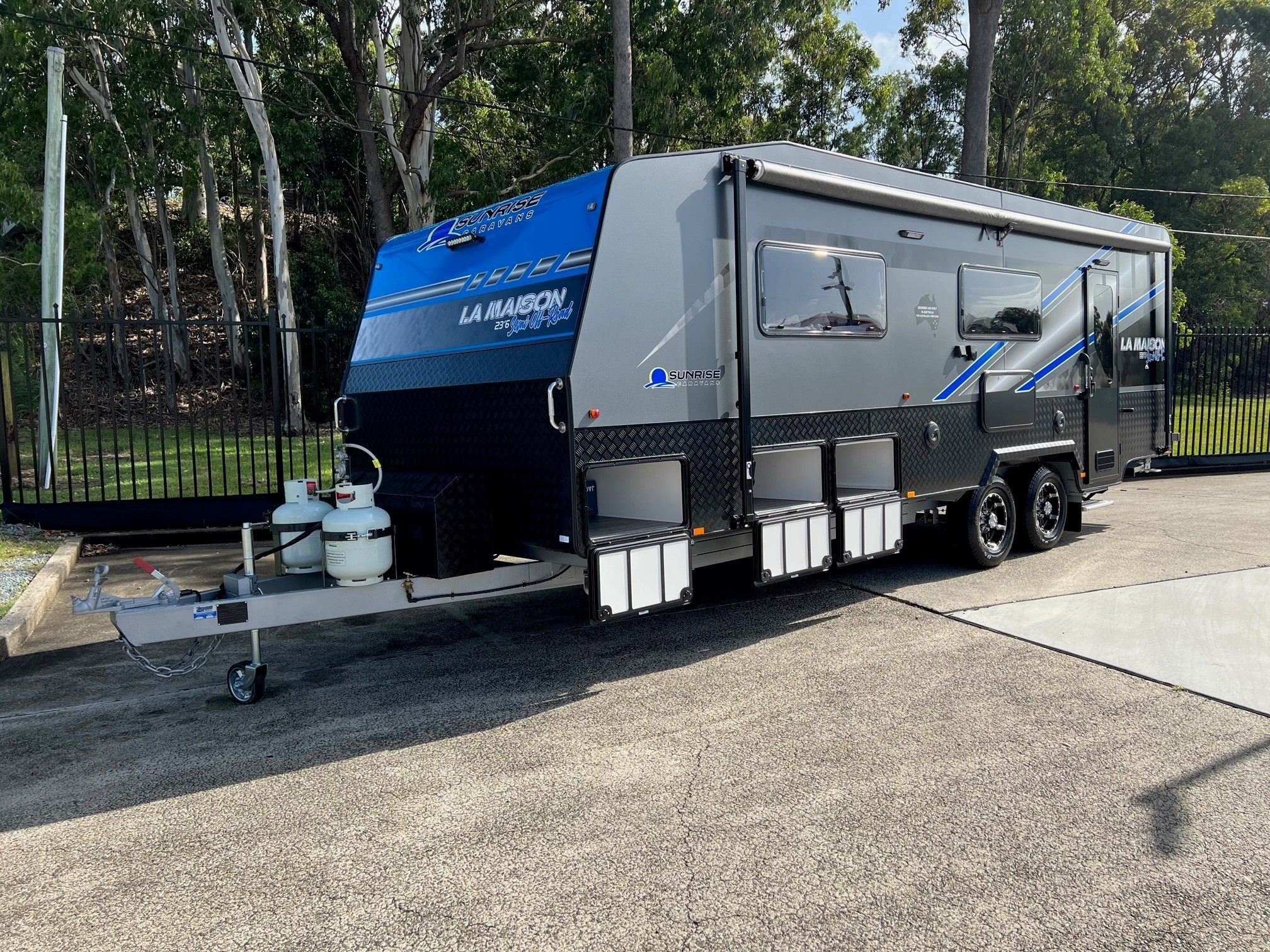 2025 23ft6 Aluminium Framed Sunrise La Maison All Wardrobes Across The Front Of Van