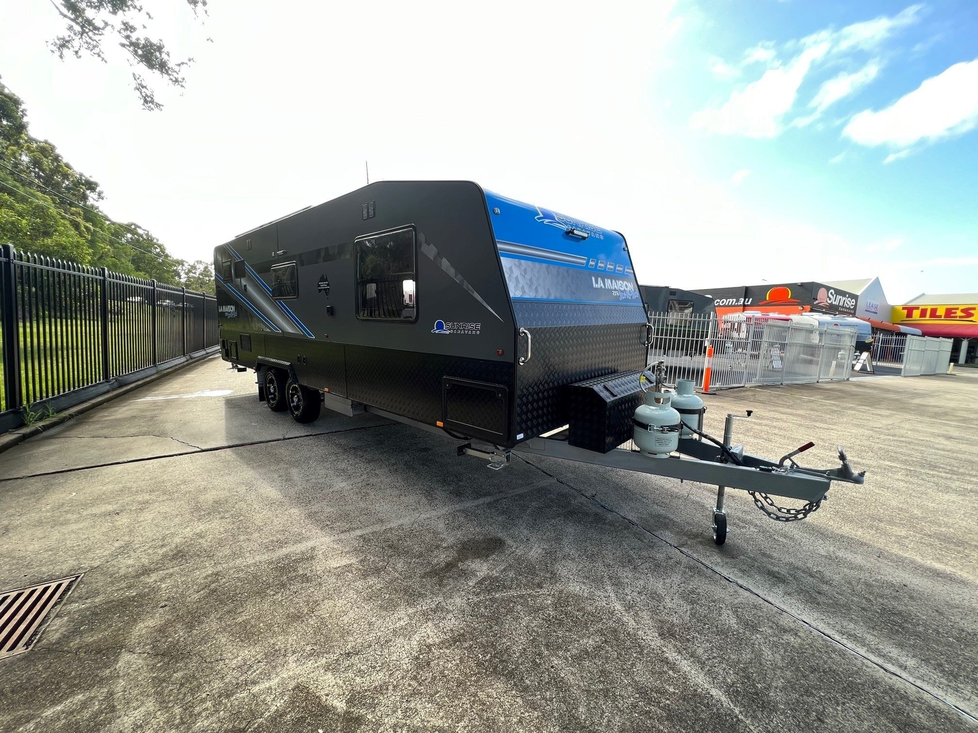 2025 23ft6 Aluminium Framed Sunrise La Maison All Wardrobes Across The Front Of Van