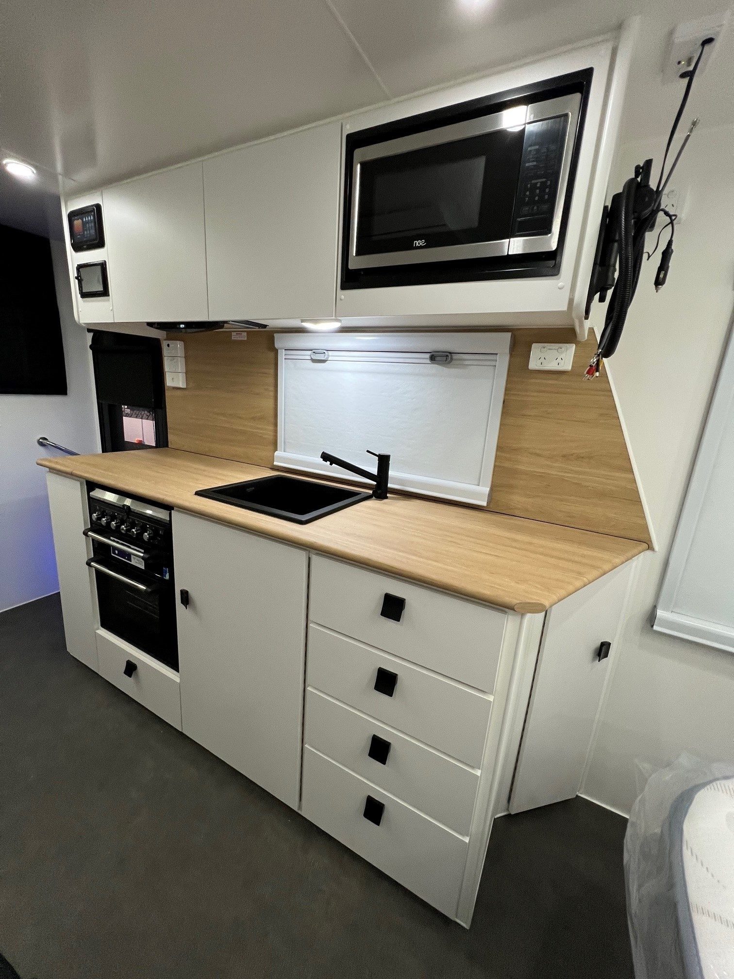 2022 Sunset Wild Trekker Offroad with Airbag Suspension