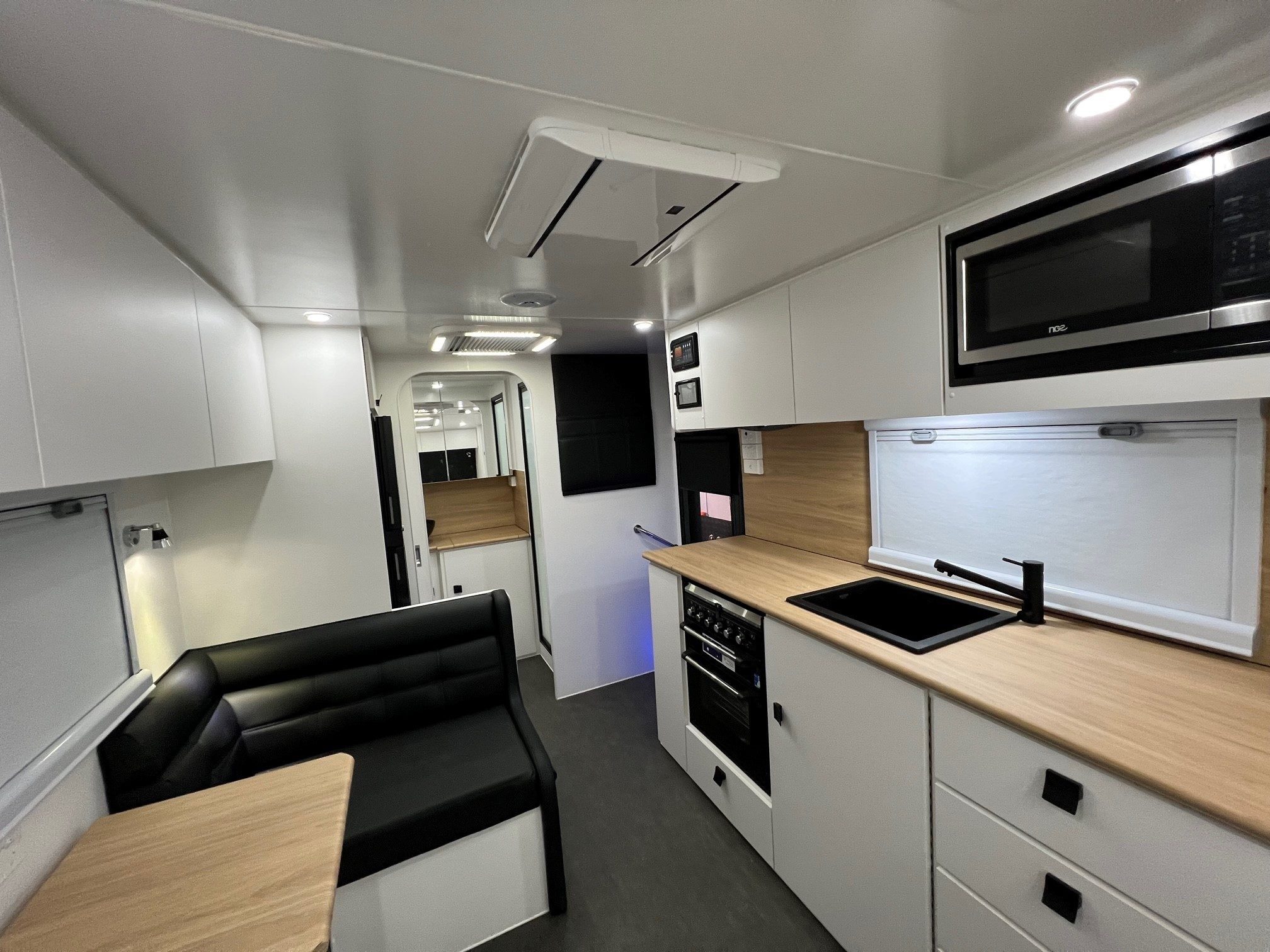 2022 Sunset Wild Trekker Offroad with Airbag Suspension