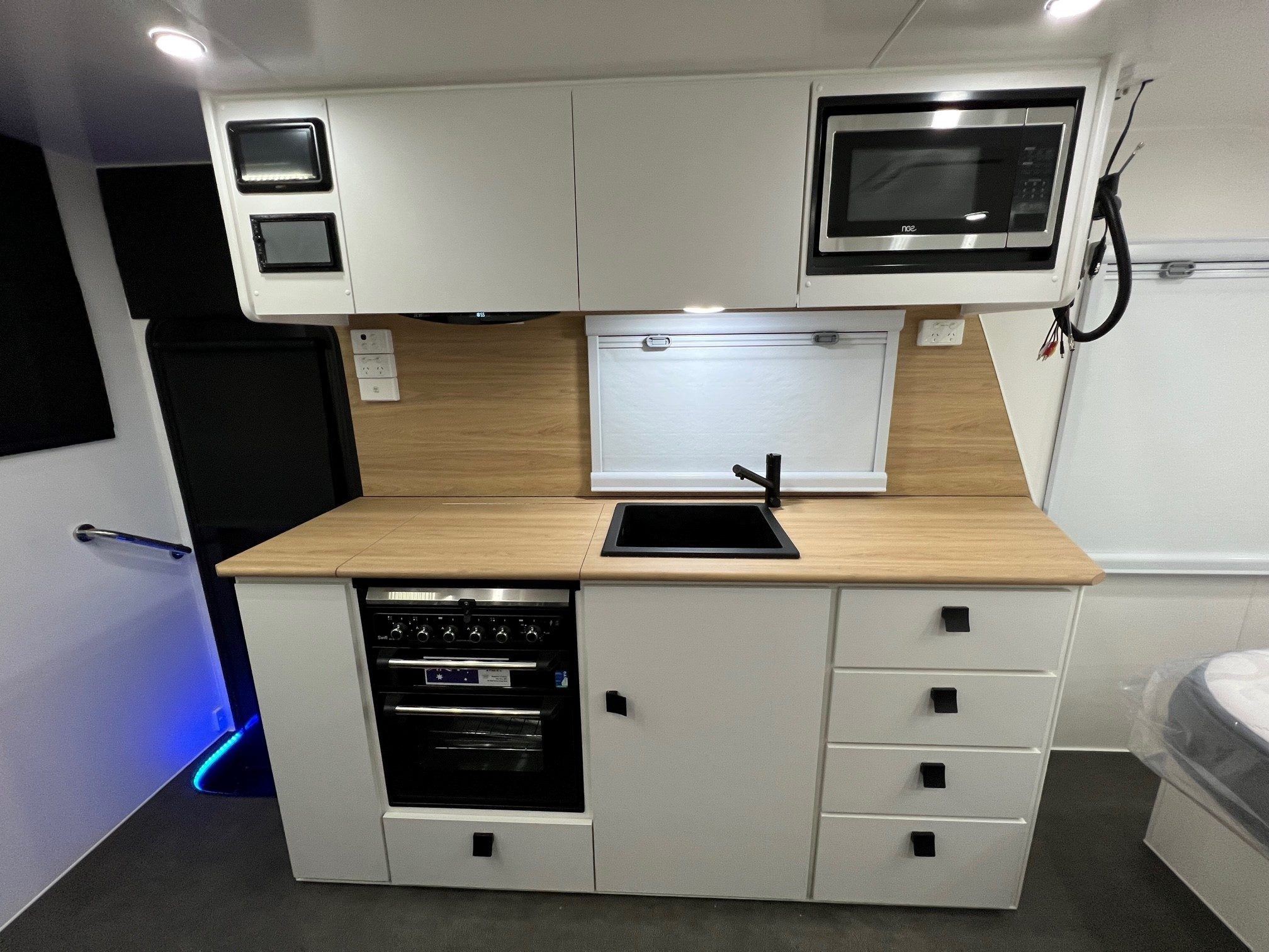 2022 Sunset Wild Trekker Offroad with Airbag Suspension