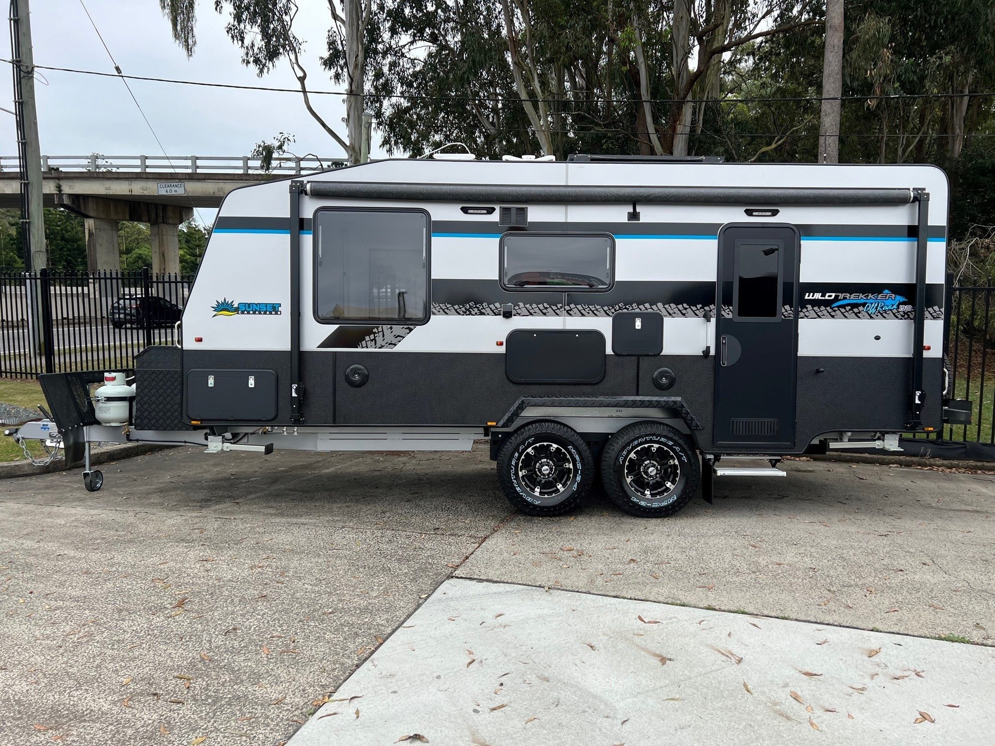 2022 Sunset Wild Trekker Offroad with Airbag Suspension