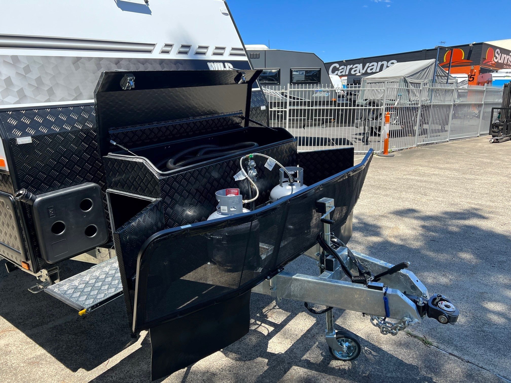 2025 Sunrise Wild Warrior 19ft8 Off-Road Aluminum Frame van With 400amp lithium & 2600W Inverter