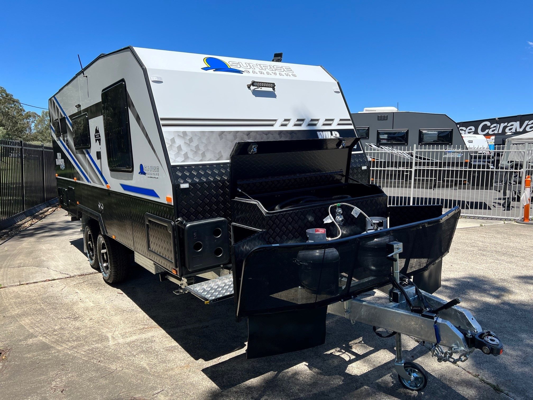 2025 Sunrise Wild Warrior 19ft8 Off-Road Aluminum Frame van With 400amp lithium & 2600W Inverter