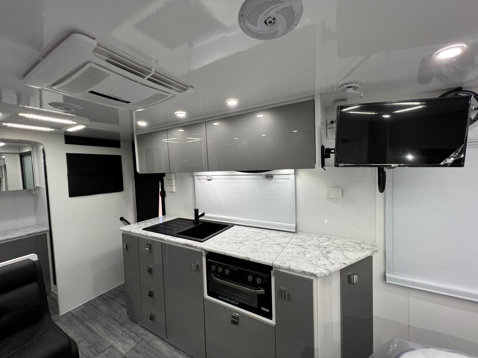 2025 Sunrise Wild Warrior 19ft8 Off-Road Aluminum Frame van With 400amp lithium & 2600W Inverter