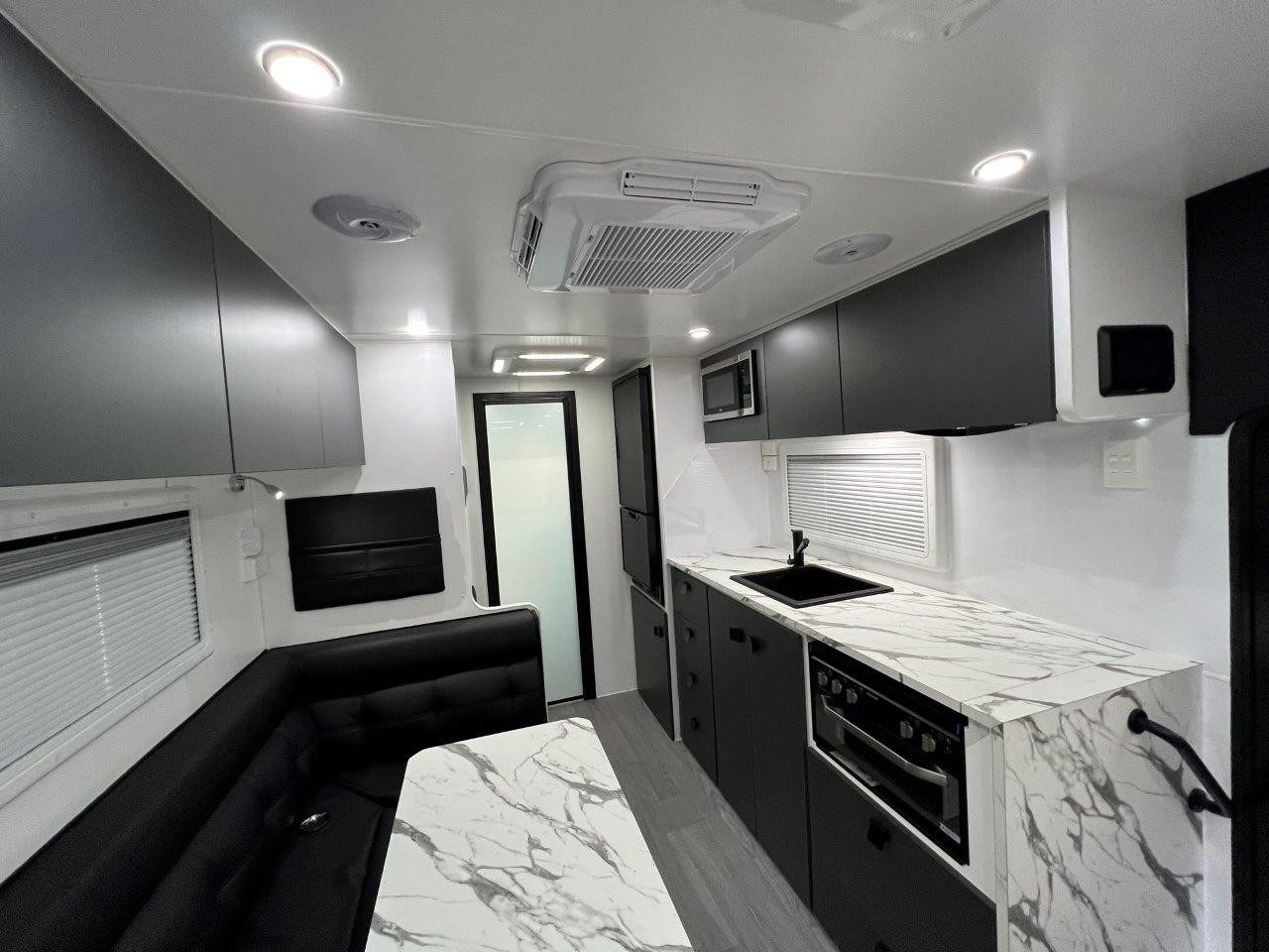 2024 Sunset Family Horizon 19ft8 Off-Road Triple Bunk Van New Model