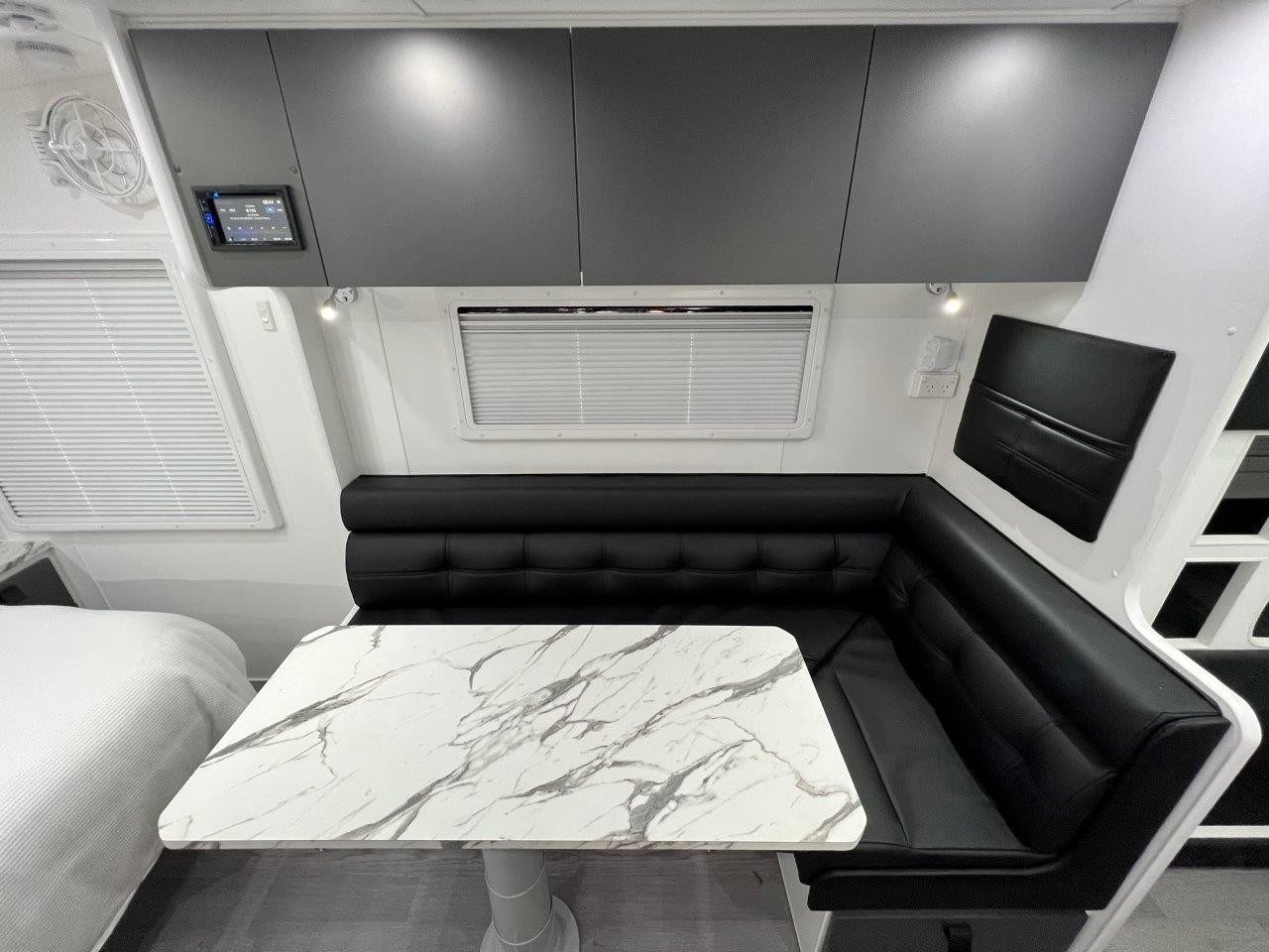 2024 Sunset Family Horizon 19ft8 Off-Road Triple Bunk Van New Model