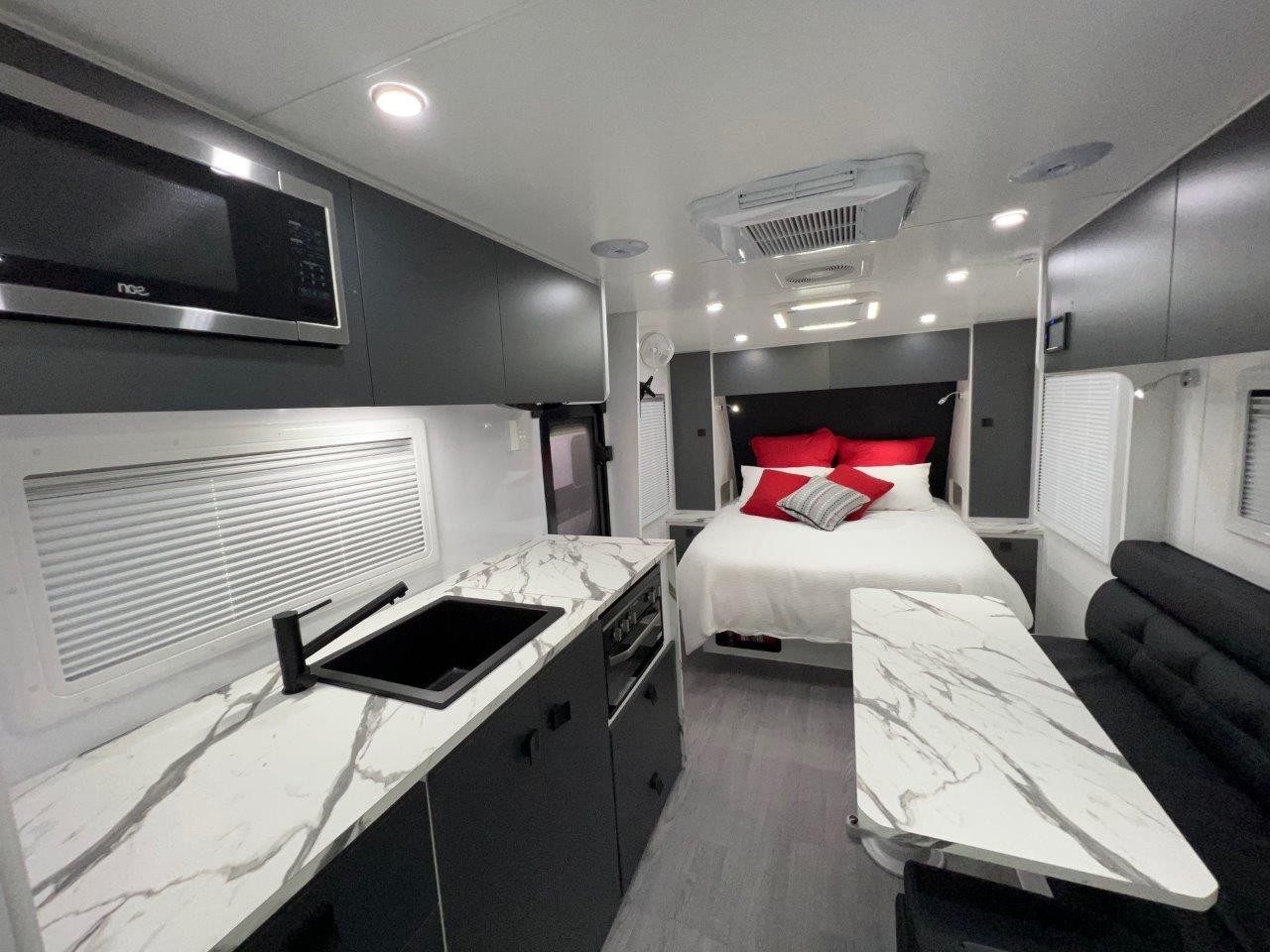 2024 Sunset Family Horizon 19ft8 Off-Road Triple Bunk Van New Model