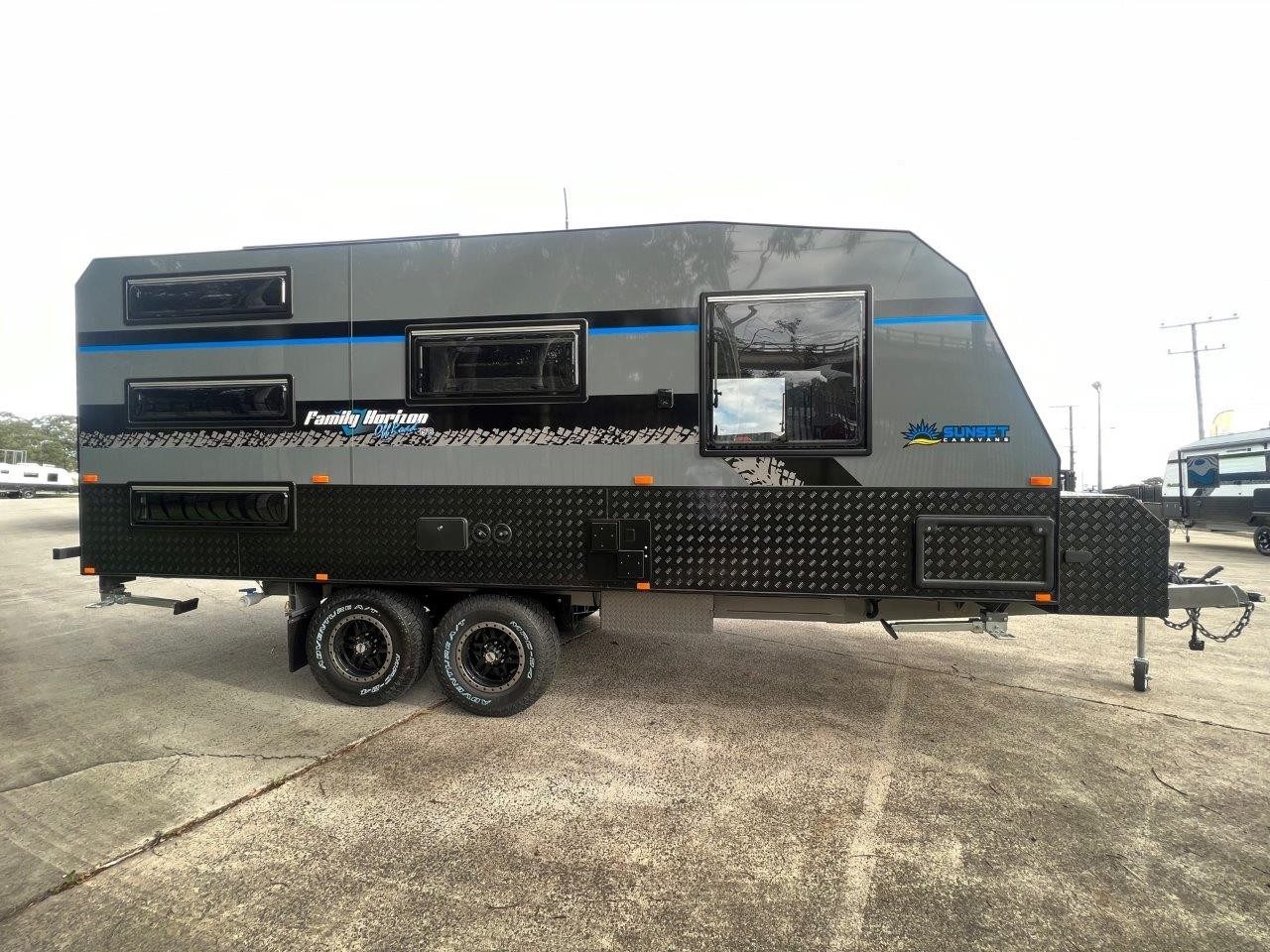 2024 Sunset Family Horizon 19ft8 Off-Road Triple Bunk Van New Model