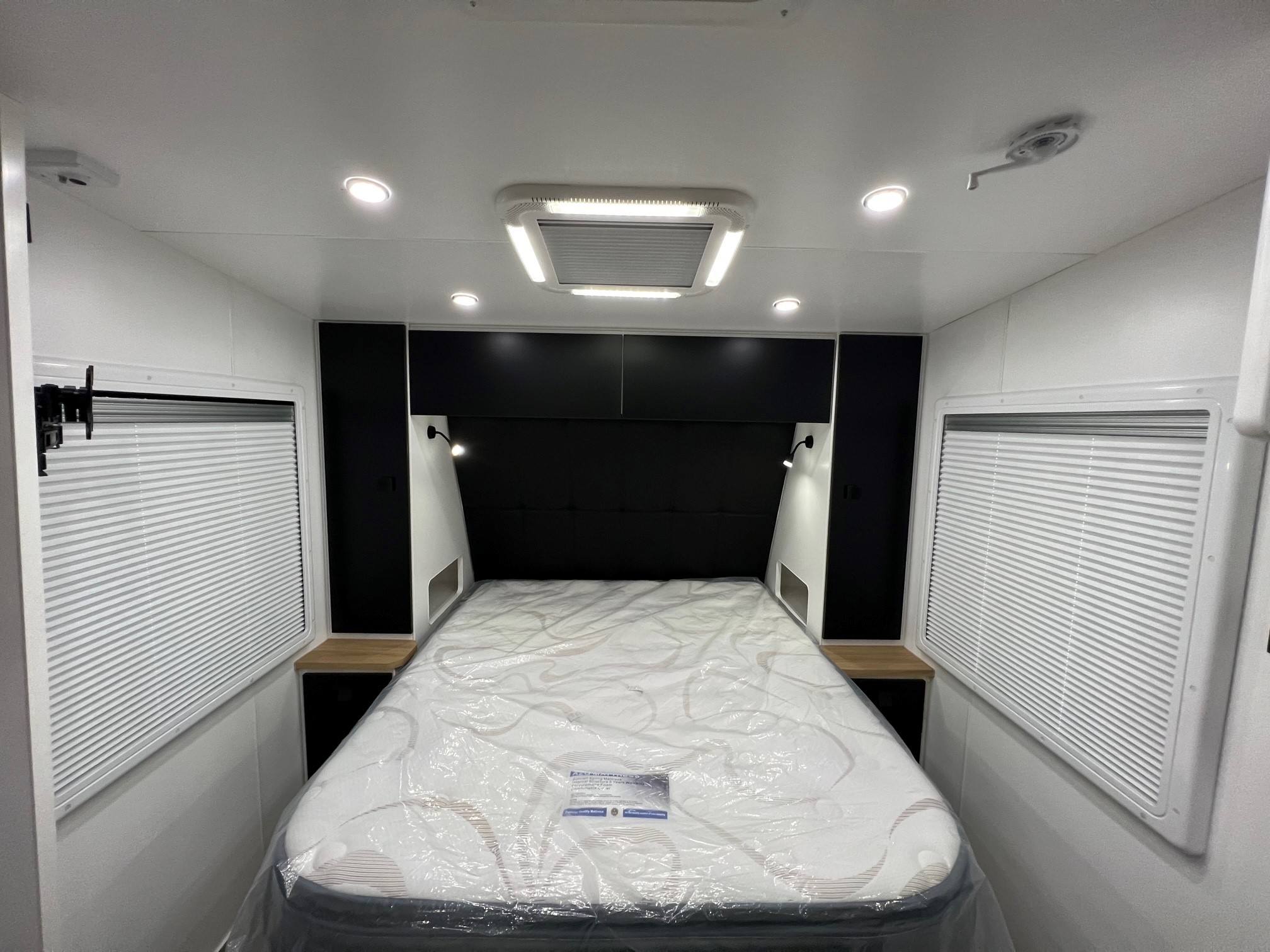 2024 Sunset Family Haven 18ft6 Off-Road Double Bunk With 400 Amp lithium Batteries & 2600W Inverter