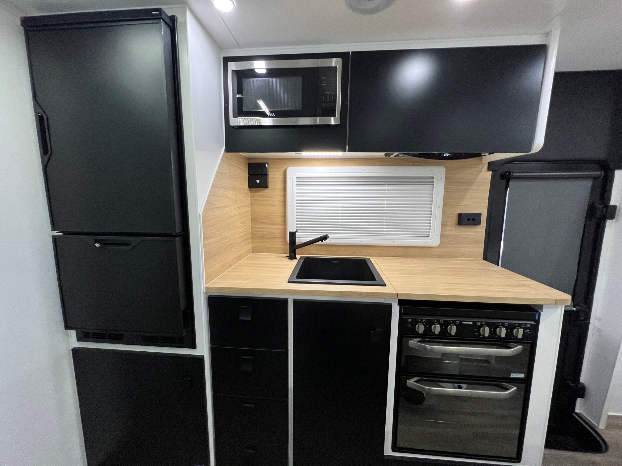 2024 Sunset Family Haven 18ft6 Off-Road Double Bunk With 400 Amp lithium Batteries & 2600W Inverter