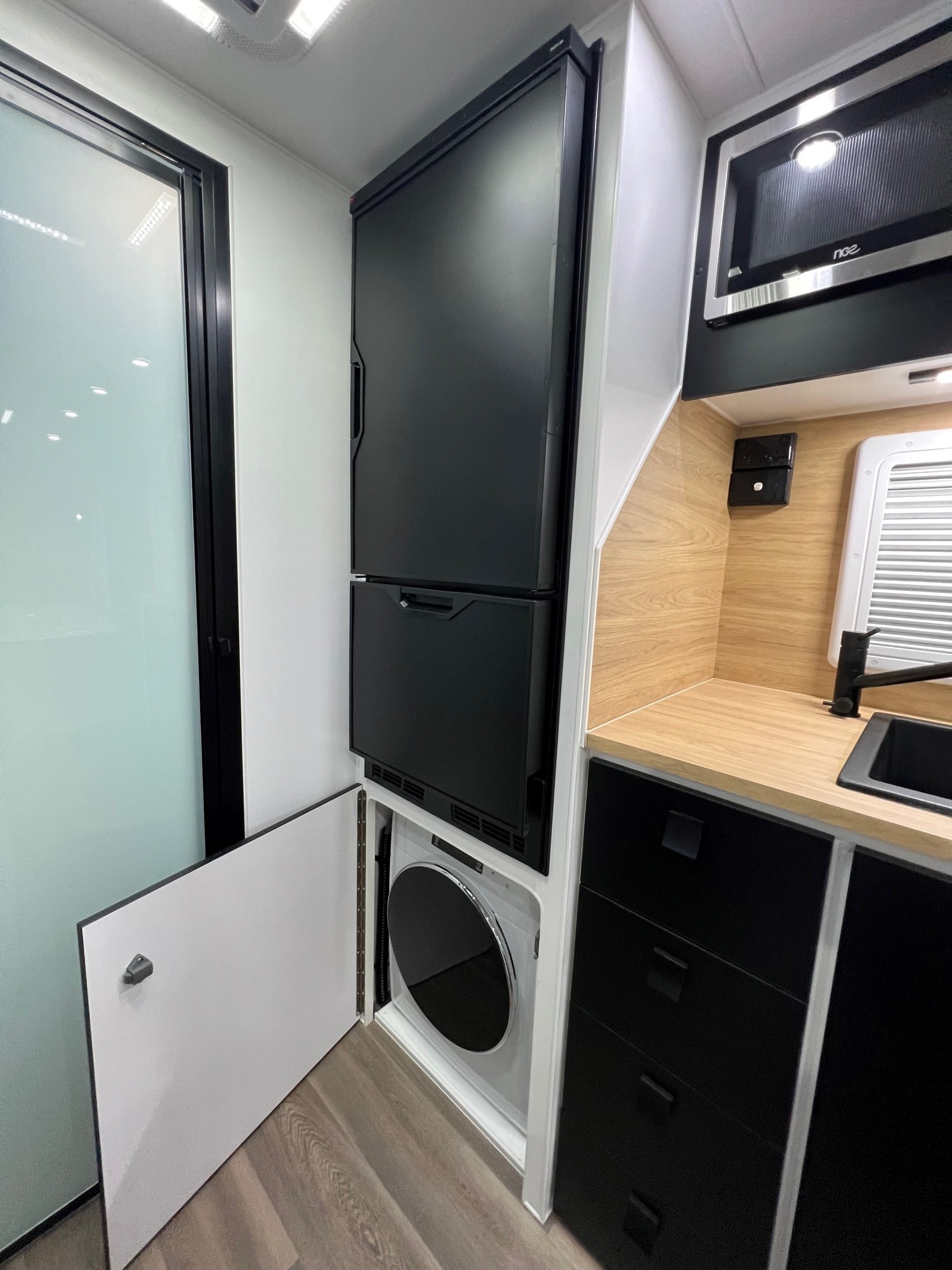 2024 Sunset Family Haven 18ft6 Off-Road Double Bunk With 400 Amp lithium Batteries & 2600W Inverter